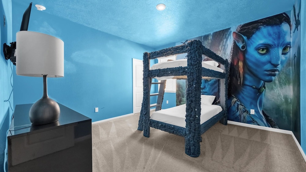 Upstay Spacious Villa w Pool Hot Tub Game Room