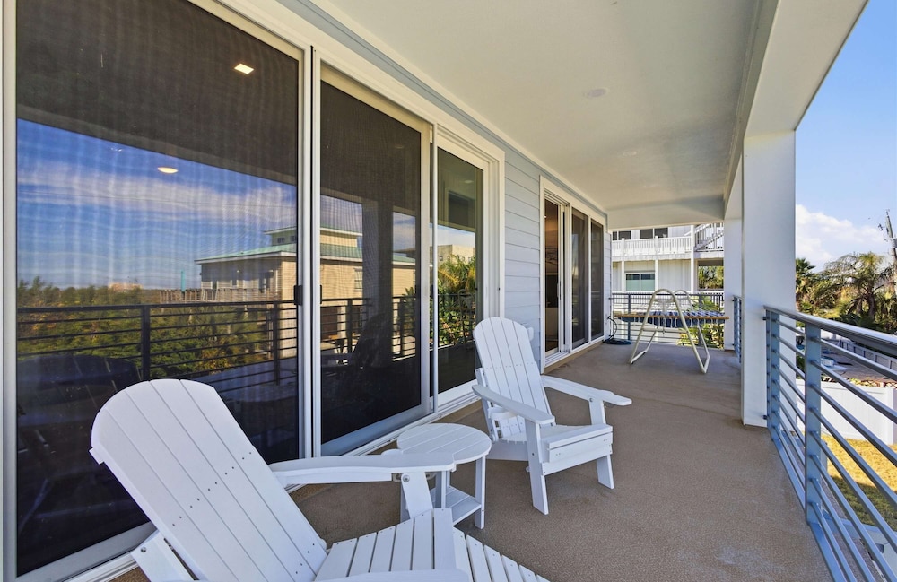 Ocean Views Beach Optional Heated Pool Spa