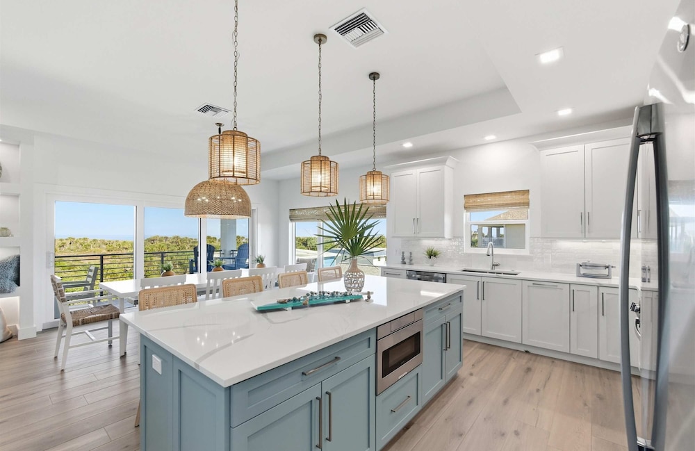 Ocean Views Beach Optional Heated Pool Spa