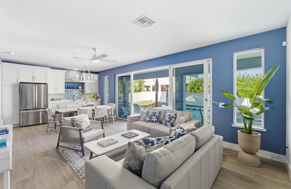 Ocean Views Beach Optional Heated Pool Spa