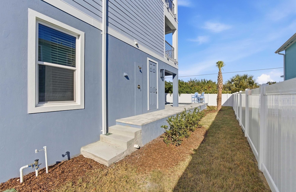 Ocean Views Beach Optional Heated Pool Spa
