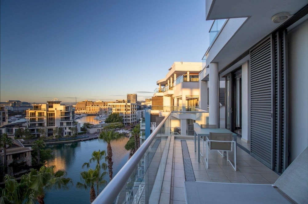 The Canal Three Bedroom Pool Duplex Penthouse 708