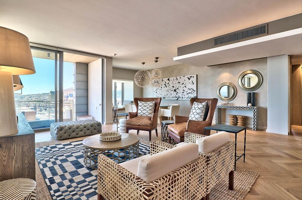Executive Yacht View Two Bedroom Apartment - 409