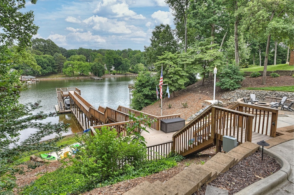 Butler Bliss by Avantstay Private Dock Views