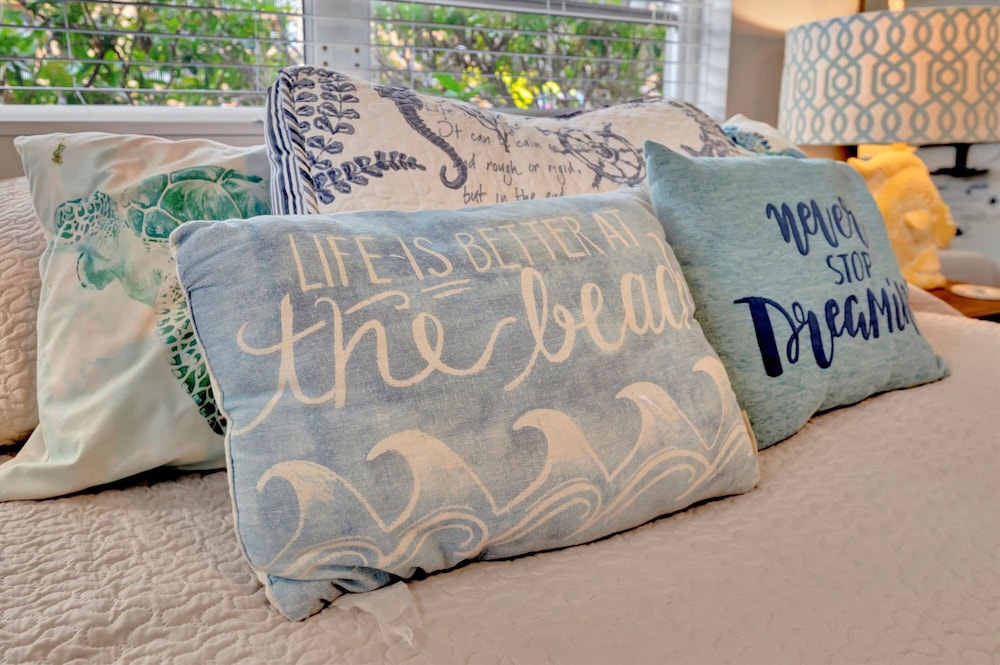 Dolphin Suite 2B Pet Friendly Waterfront Dock