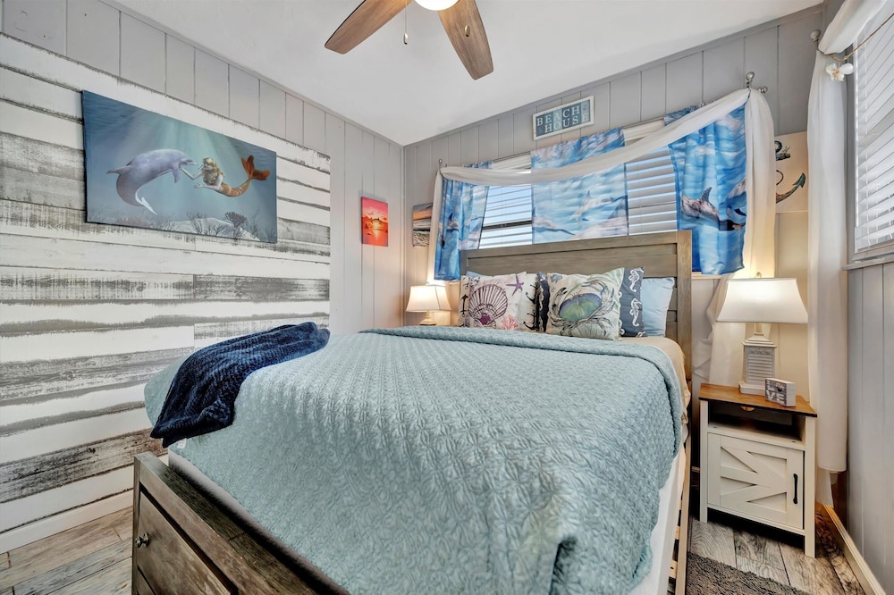 Seashell Suite 1B Pet Friendly Waterfront Dock