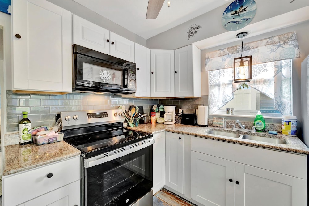 Seashell Suite 1B Pet Friendly Waterfront Dock