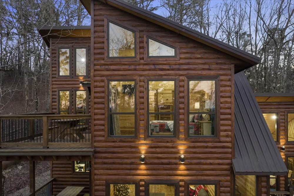 Three Bears Hideout Luxury Mountain Cabin Getaway for Families Groups