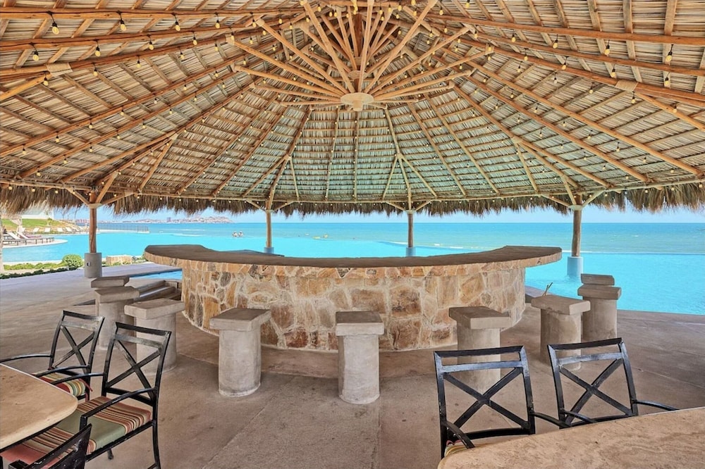 Luxury New Oceanfront Condo 5BR Sleeps 12