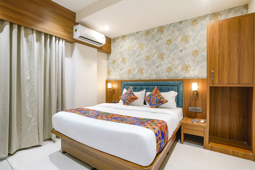 Fabhotel Status Residency