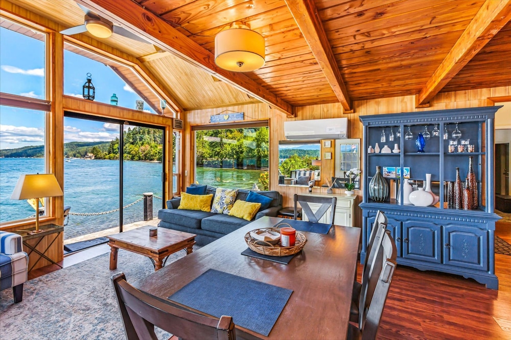 Utopia Cove in Union