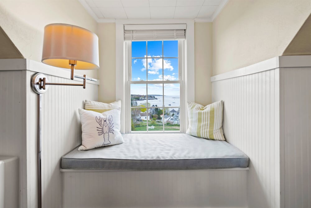 Topside Inn