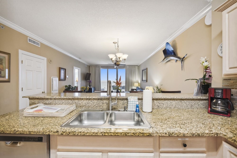 Twin Palms by Book That Condo