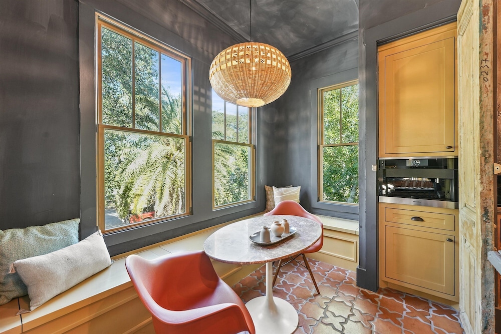 Ebb and Glow Retreat by Ryson Vacation Rentals