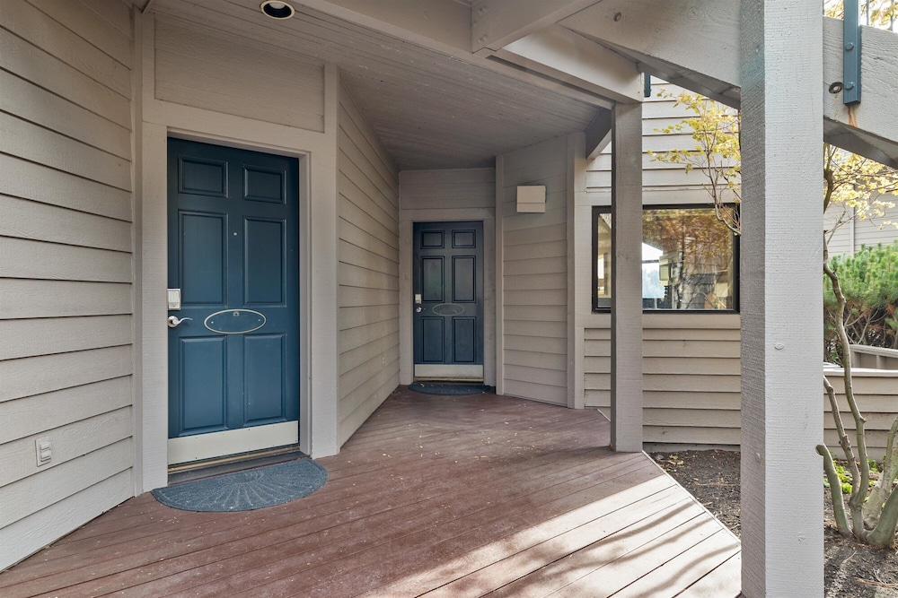 Riverview Hideaway
