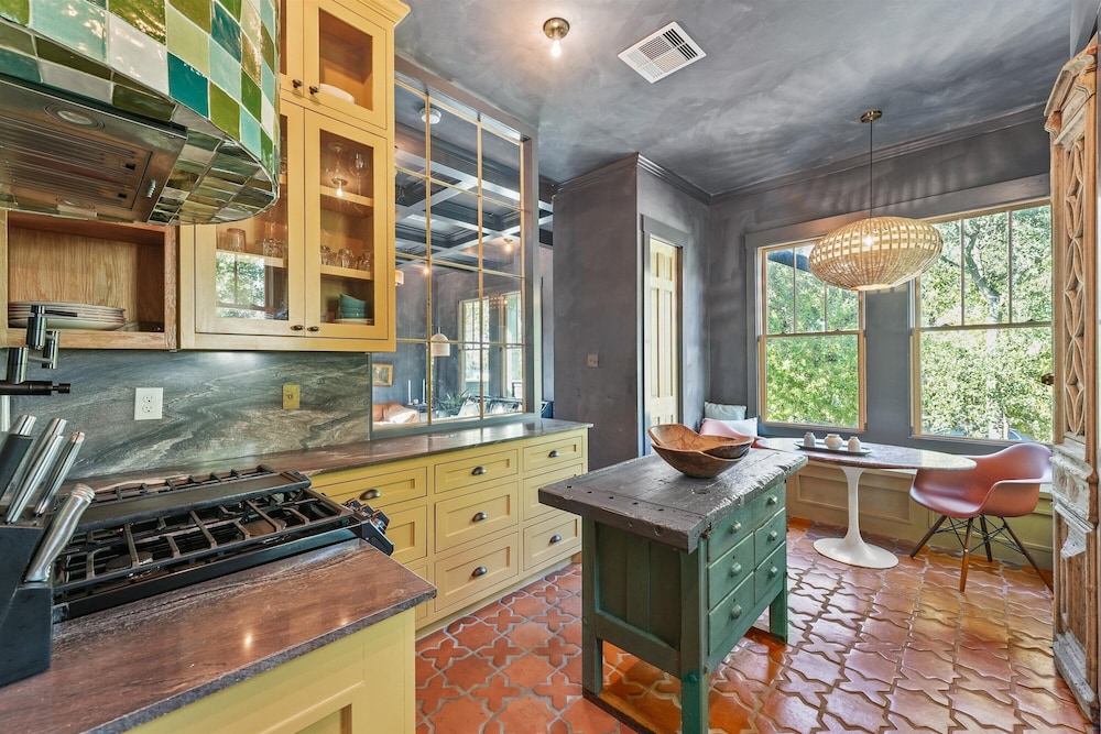 Ebb and Glow Retreat by Ryson Vacation Rentals