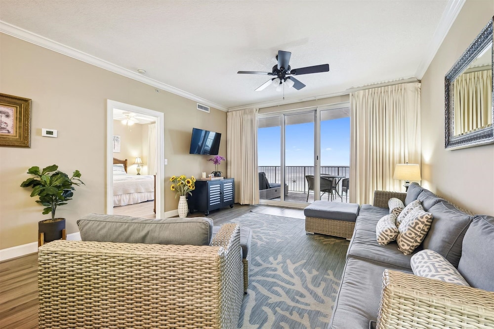 Twin Palms by Book That Condo