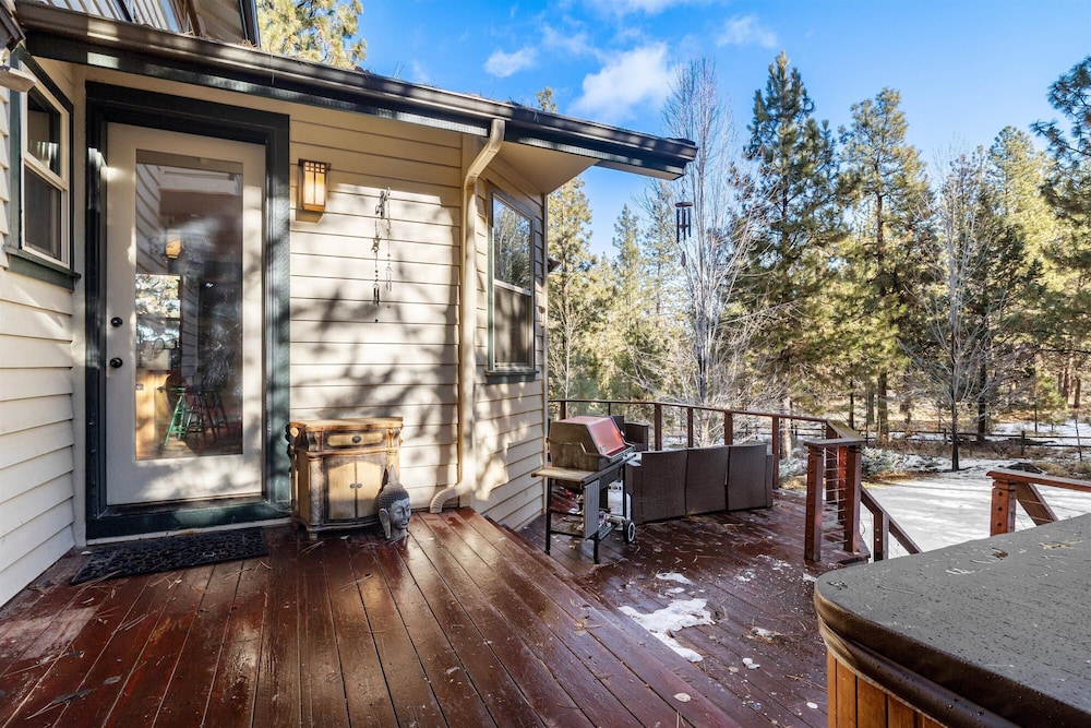Skyliner Summit Chalet