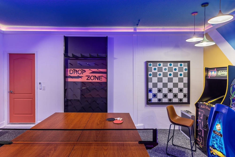 Shadow Mountain Family Oasis w Game Room Pool Resort Access Themed Rooms