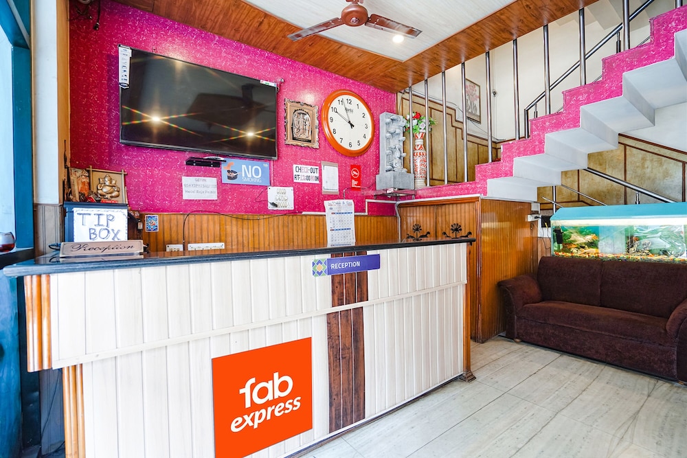 Lobby & Reception