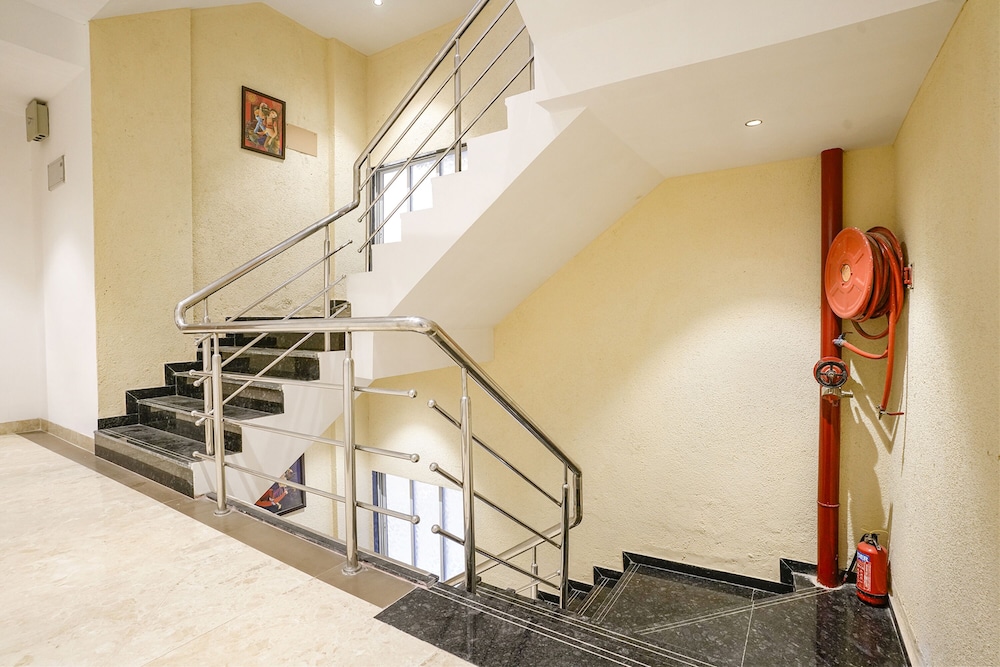Fabhotel Status Residency