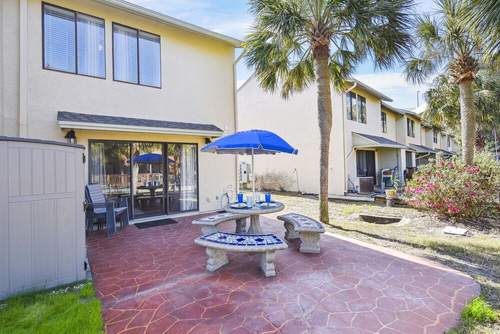 Gulf Highlands by Book That Condo
