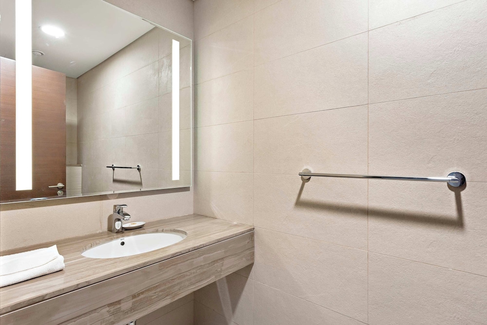 Abu Dhabi Vacations - Silkhaus Najmat C 2, Al Reem Abu Dhabi - Property Image 67