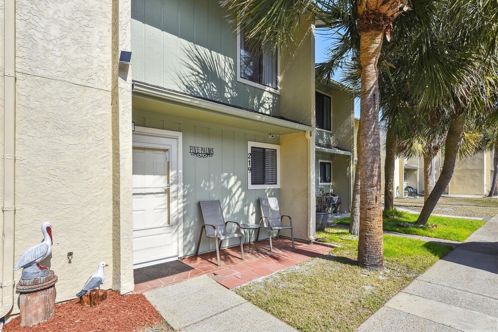 Gulf Highlands by Book That Condo