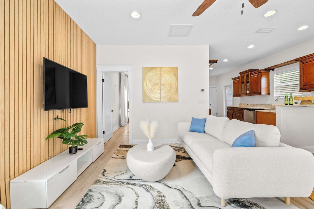 Barefoot Bungalow For 4