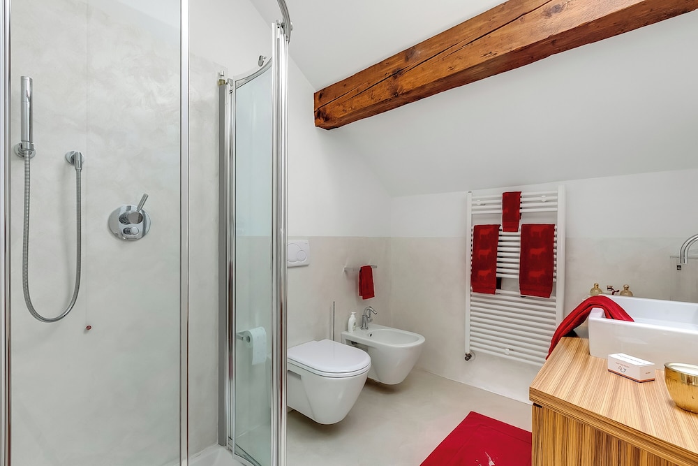 Il Gioiellino Pool And Sauna