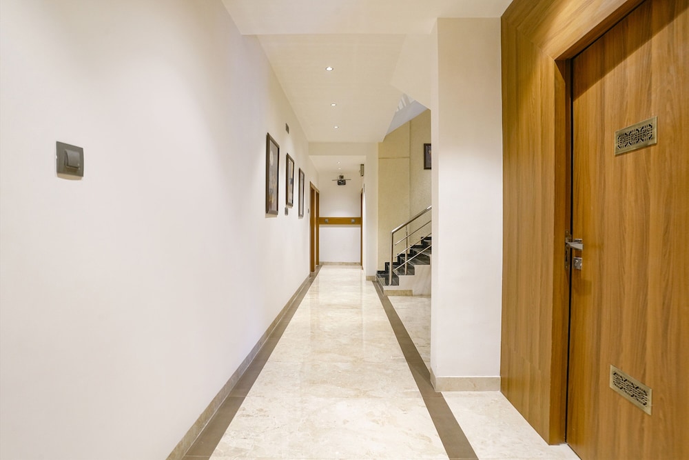 Fabhotel Status Residency