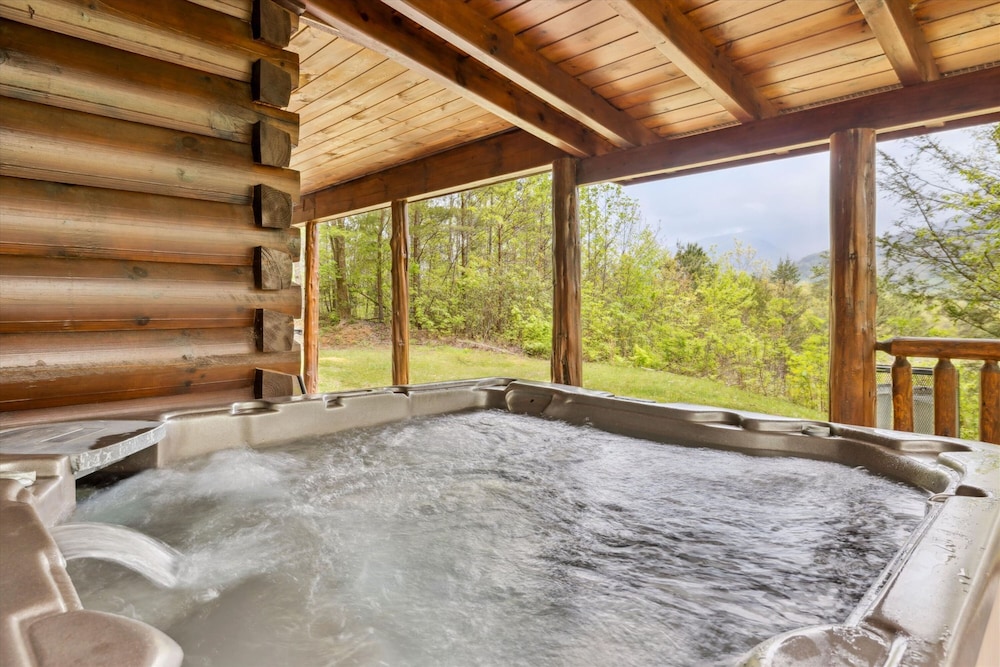Amazing Views Hot Tub Game Room Pool