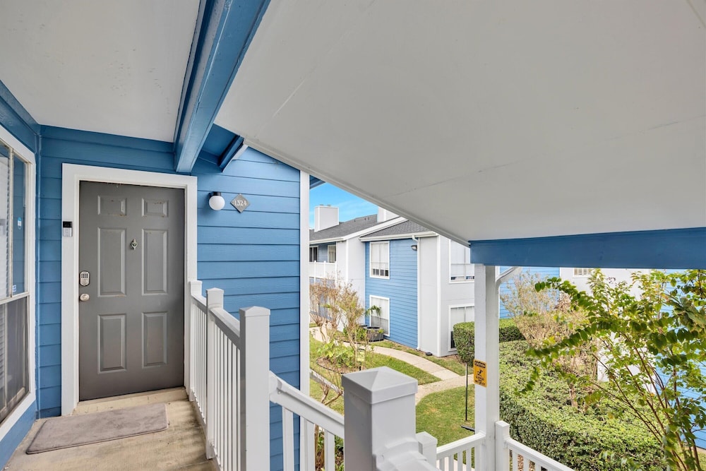 Cove View Condominiums