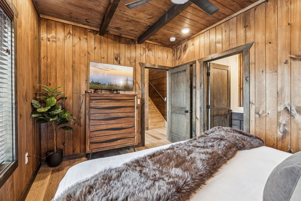 Gorgeous Brand-new Home w Pool Game Room Hot Tub