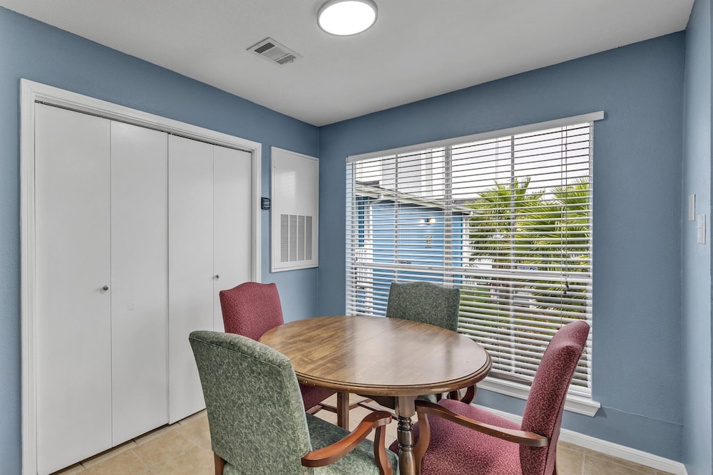 Cove View 1324