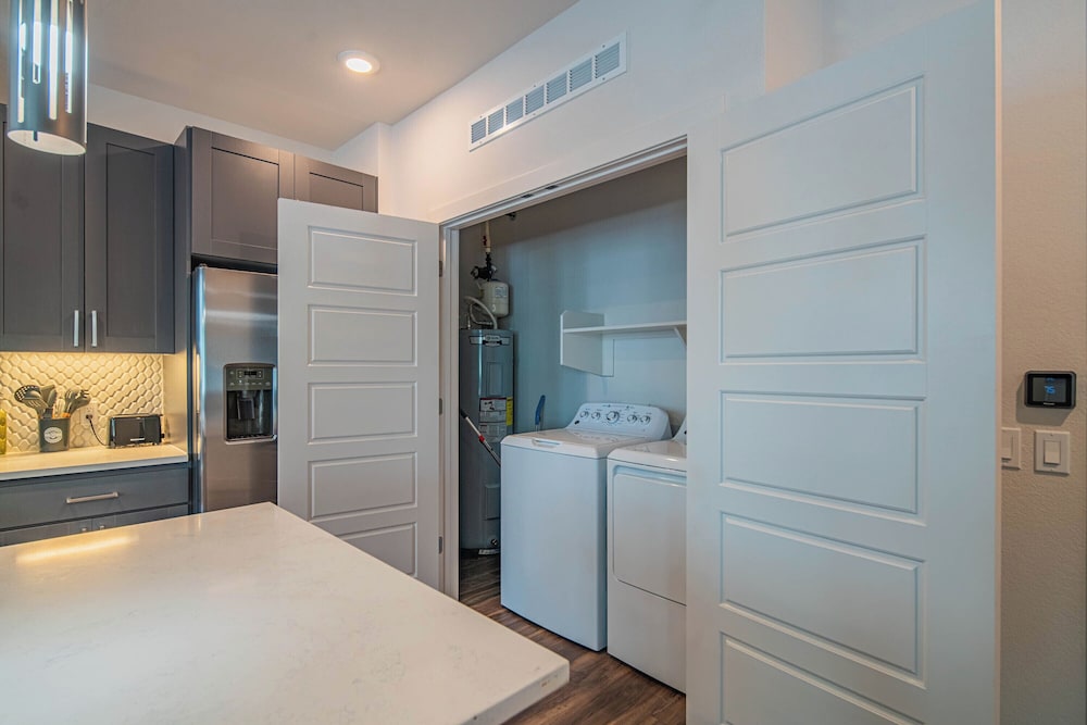 ROVE LIVING/KB - Scottsdale Grand