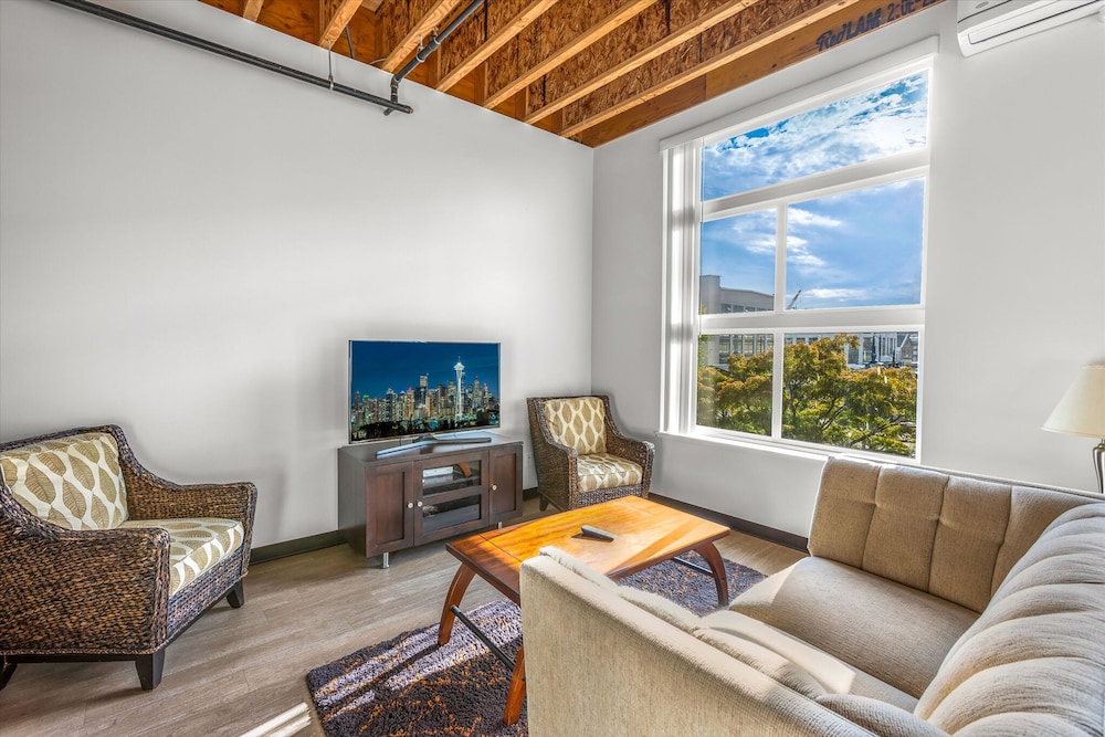 Tracyton Condo 202 in Bremerton
