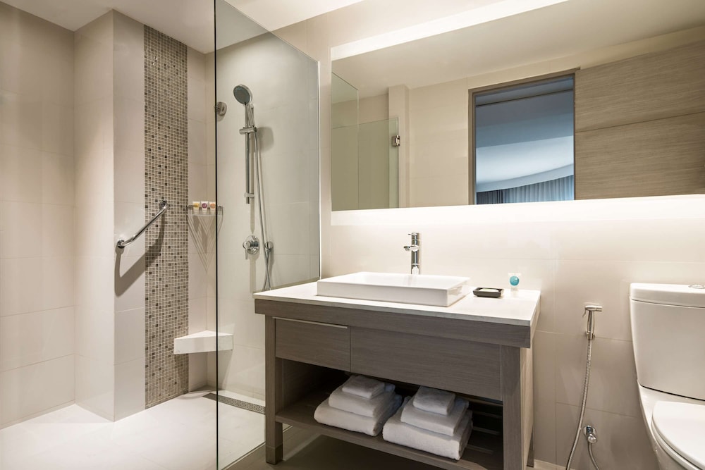 Hyatt Place Bangkok Sukhumvit 24 28