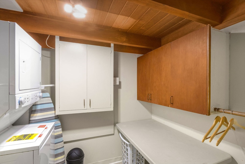 Puzzle Point Lodge in Poulsbo