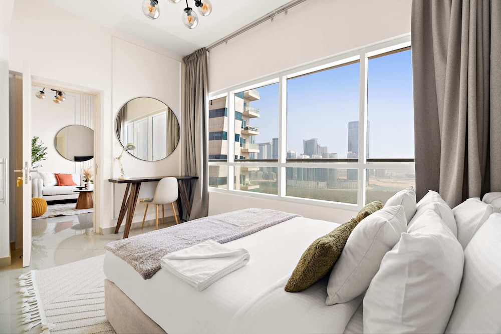 Silkhaus Modern Pad With Pool Gym Near Reem Park
