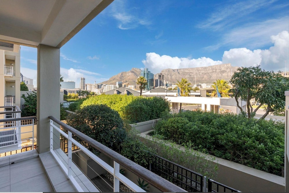 Waterfront Deluxe One Bedroom Apartment - 503