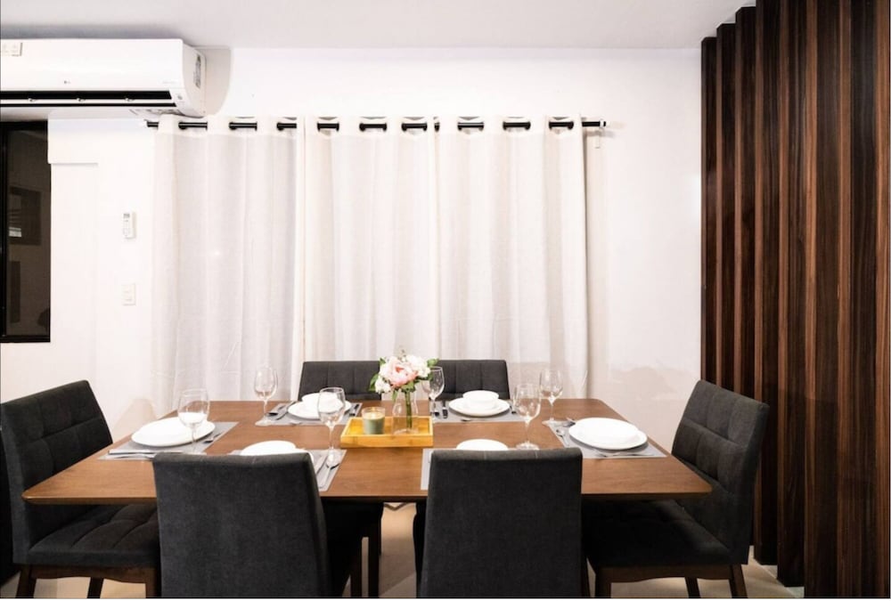 3bd Lux City Oasis LAS Pinas
