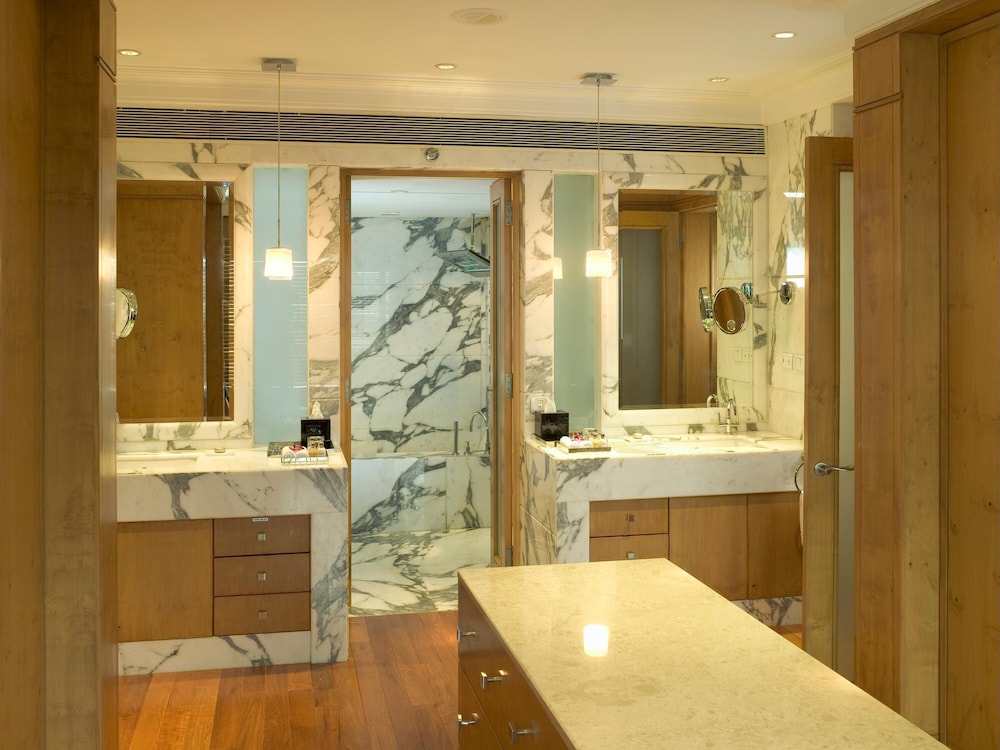 Mumbai Vacations - Taj Lands End - Property Image 3