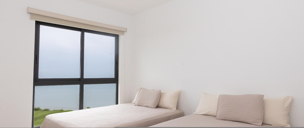 Ourfriends Condo by Acomodo