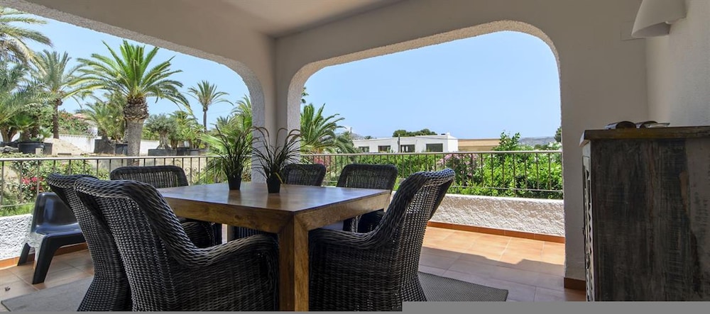 Andrago in Teulada With 6 Bedrooms and 5 Bathrooms view 5