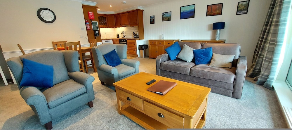Loch Rannoch Highland Club Red Deer Lodge 03
