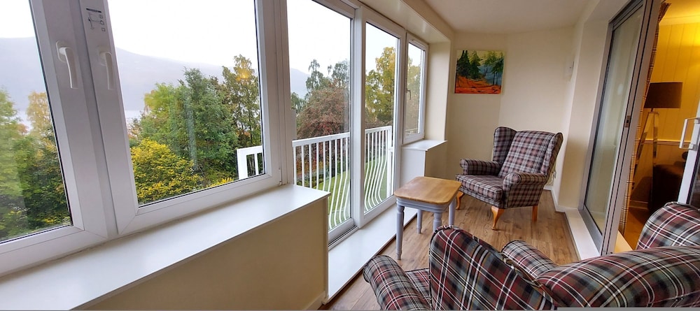 Loch Rannoch Highland Club Pine Marten Lodge 01