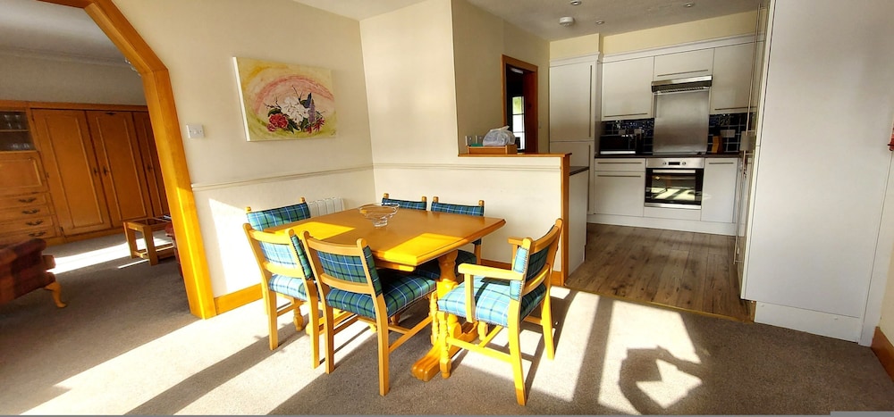 Loch Rannoch Highland Club Lochside Lodge 02