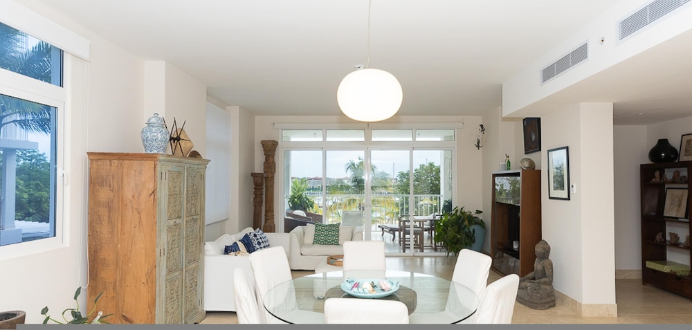 The Luscious Condo by Acomodo Buenaventura