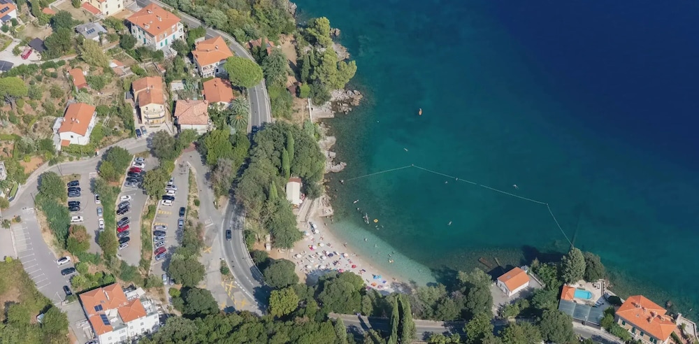Villa Lauriana Nearby Opatija - Crovillas